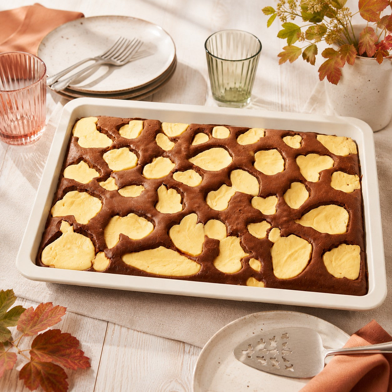 Schoko-Käsekuchen vom Blech – Produktbild zum Online-Backkurs Kuhfleckenkuchen